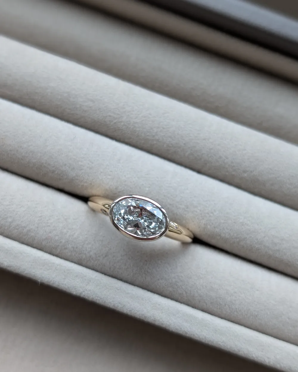 Solitaire ovale